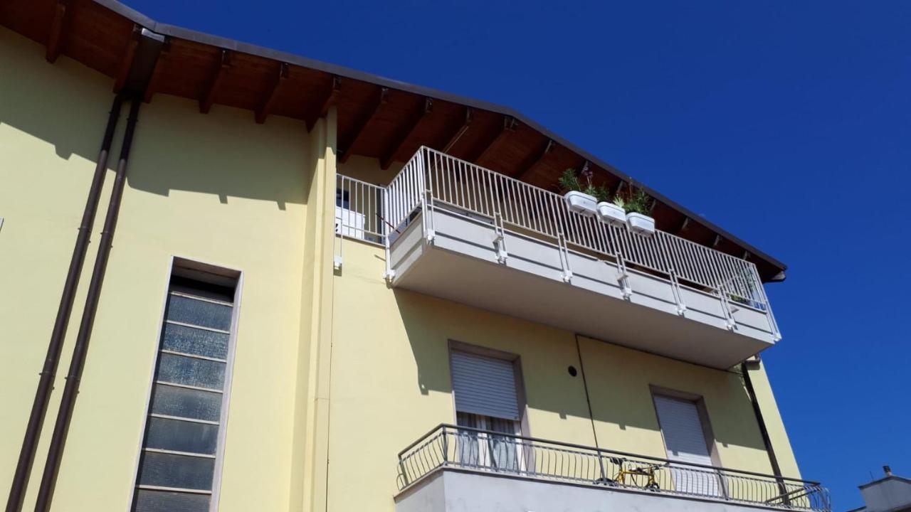 Апартаменты Casa Klimt Vicinissima Al Mare Parcheggio Privato Gratuito Se Disponibile Пескара Экстерьер фото