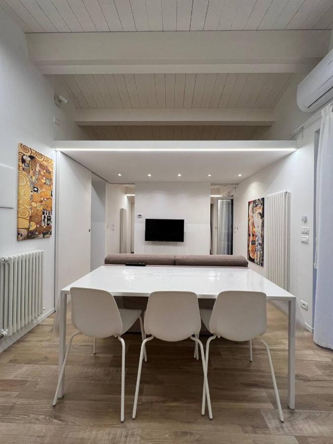 Апартаменты Casa Klimt Vicinissima Al Mare Parcheggio Privato Gratuito Se Disponibile Пескара Экстерьер фото