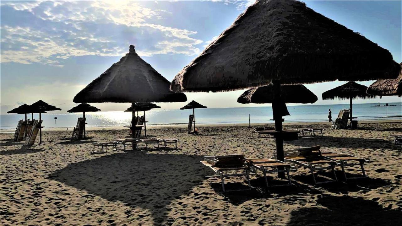 Апартаменты Casa Klimt Vicinissima Al Mare Parcheggio Privato Gratuito Se Disponibile Пескара Экстерьер фото