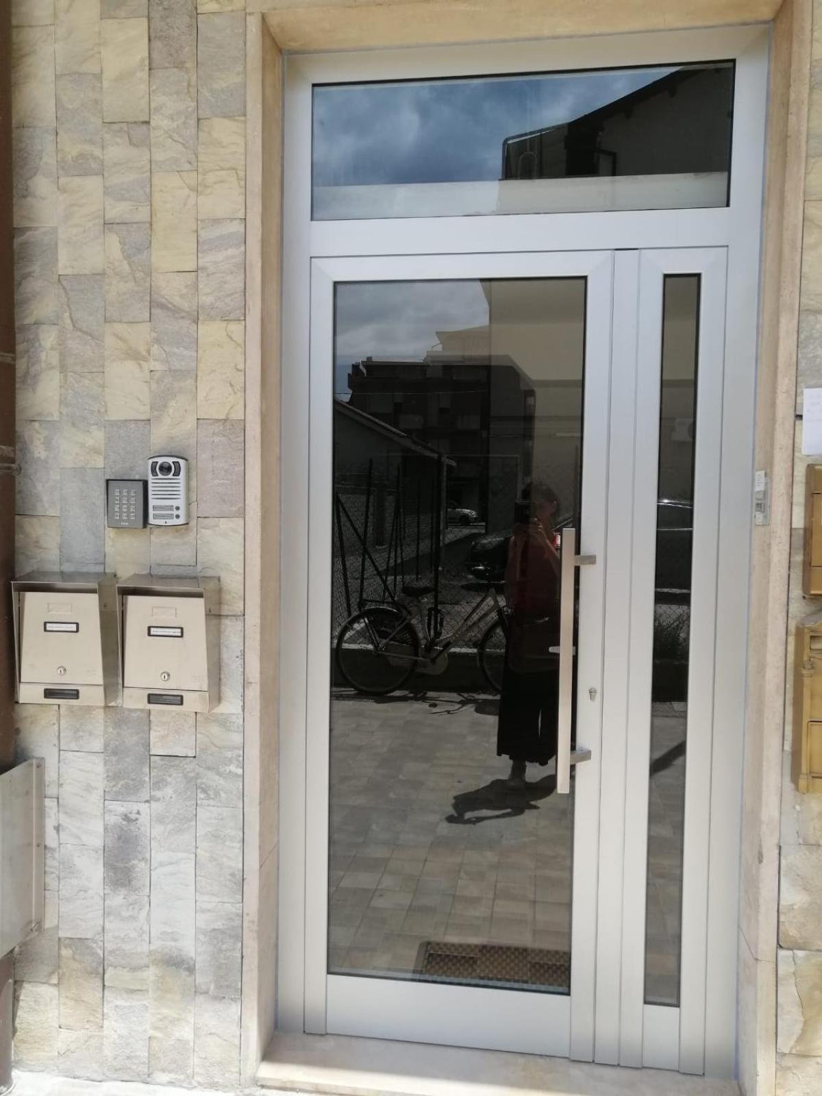 Апартаменты Casa Klimt Vicinissima Al Mare Parcheggio Privato Gratuito Se Disponibile Пескара Экстерьер фото